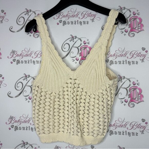 H&M Tops - H&M tank top crochet knit seashell beach vibes boho cream white luxe stretchy